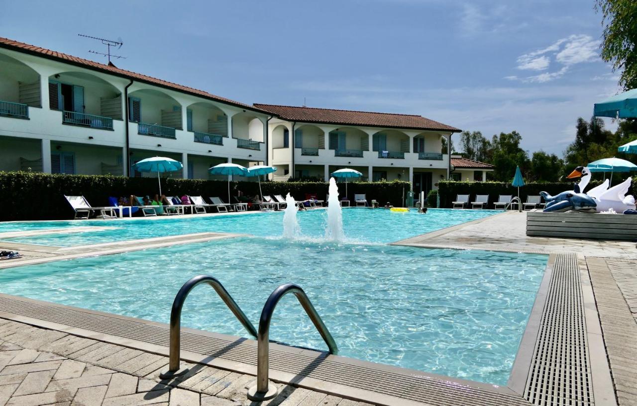 Apartments In Residence In Vada With Swimming Pool 450 Meters From The Sea Ngoại thất bức ảnh